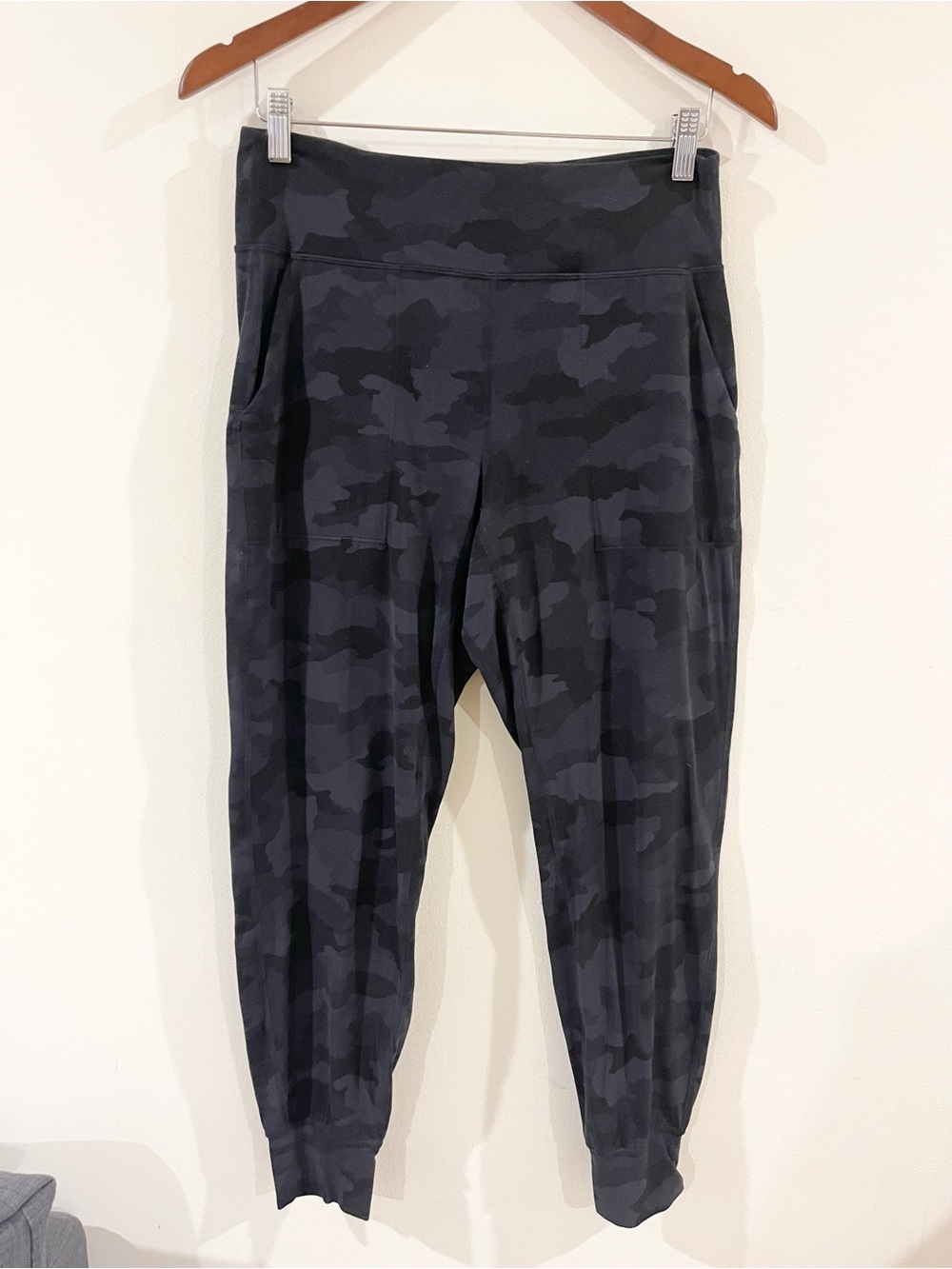 Lululemon Athletica Align High Rise Women’s Camo Jogger Pants - Black size 10